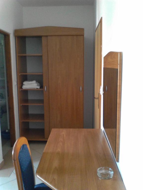 Guest House Frane Pag Town Exterior foto